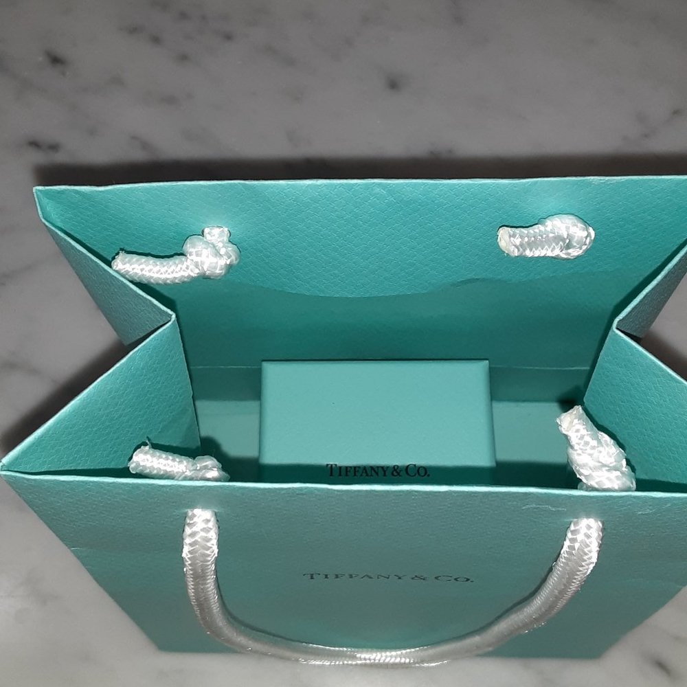Tiffany Gift Box Set - Picture 2 of 5